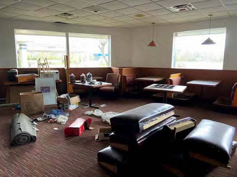 More Photos Of 1421 Murrays Chapel Rd, Sweetwater Hotel For Sale