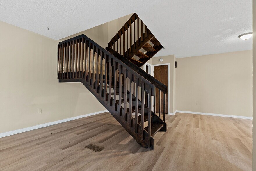 More Photos Of 2401 S 50th St, Fort Smith Apartments For Sale