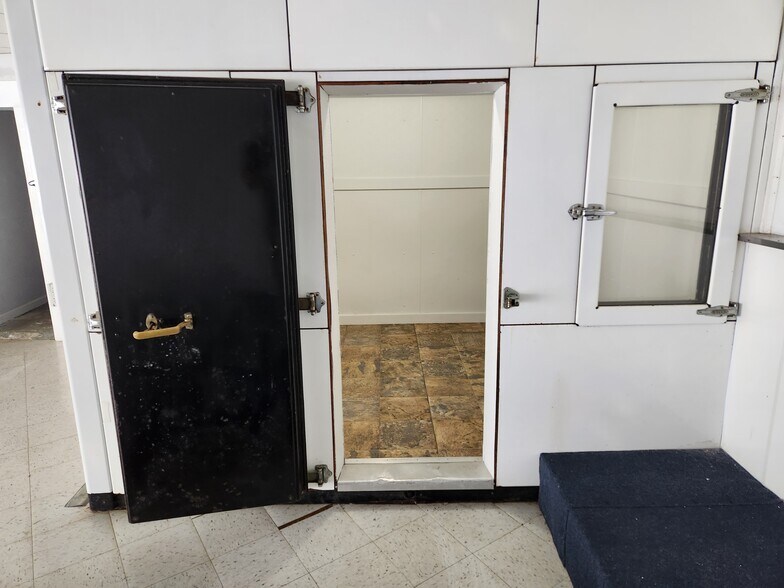 More Photos Of 92 Pine St, Laconia Convenience Store For Sale