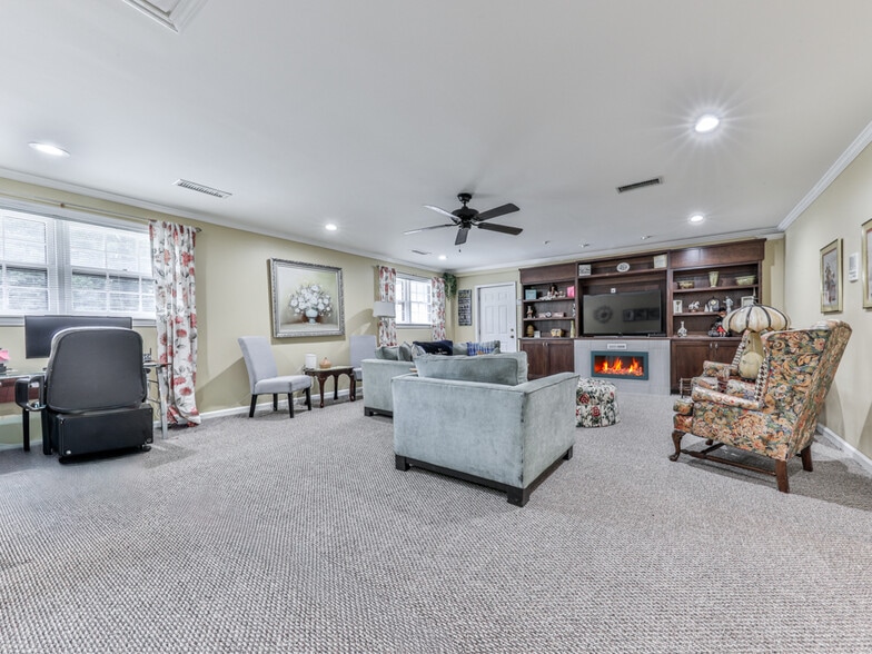 More Photos Of 3605 Shallowford Rd, Marietta Healthcare For Sale