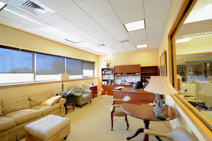 More Photos Of 100 Marketing Way, Suffield Manufacturing For Sale