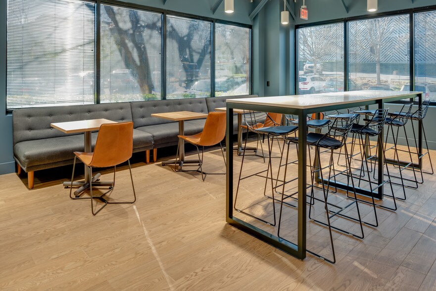 More Photos Of 651 E 4th St, Chattanooga Office For Lease