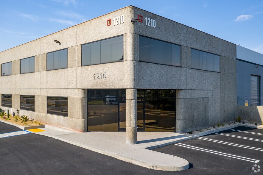 More Photos Of 1210-1230 N Red Gum St, Anaheim Warehouse For Lease