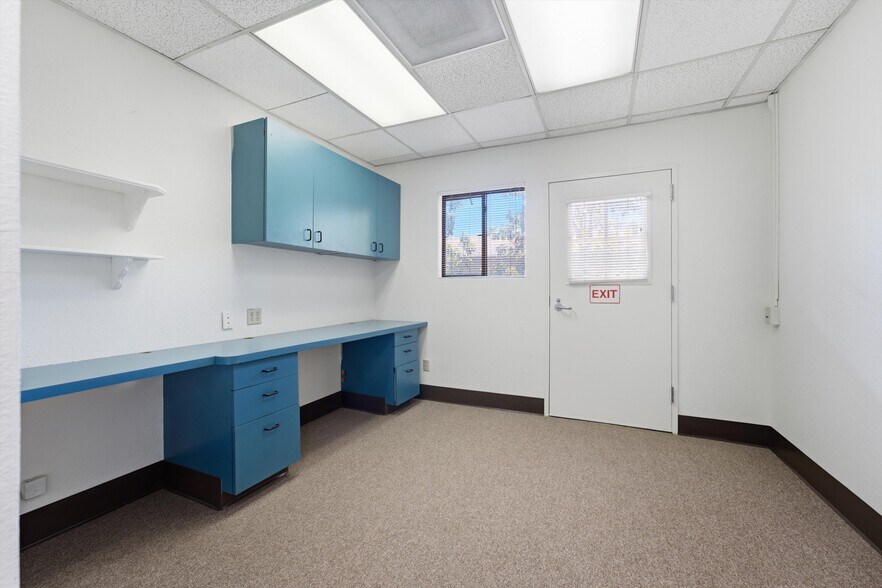 More Photos Of 44725 10th St W, Lancaster Medical For Lease