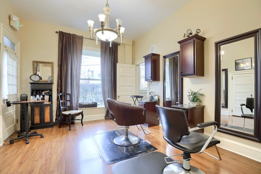 More Photos Of 802 N Duke St, Lancaster Office For Sale