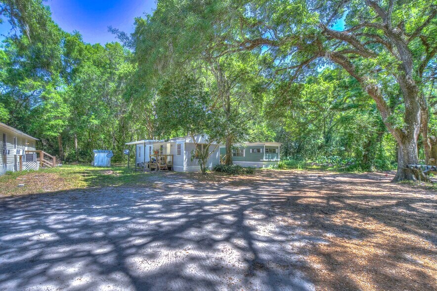 More Photos Of 20303 Old Somerset Acres Ln, Spring Hill Manufactured Housing Mobile Home Park For Sale