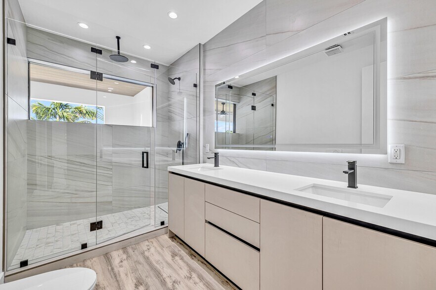 More Photos Of 1233 NE 12th Ave, Fort Lauderdale Apartments For Sale