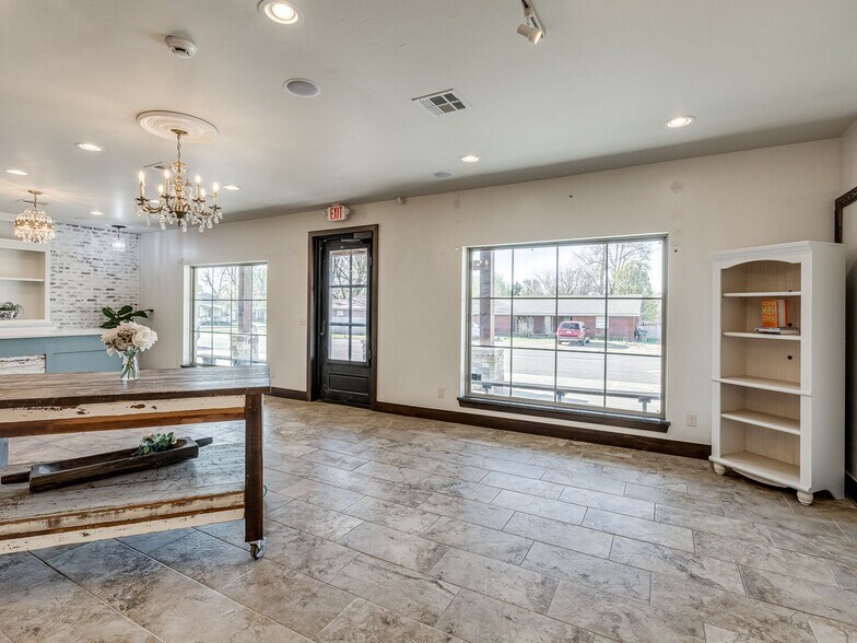 More Photos Of 113 E Broadway, Blanchard Storefront For Sale