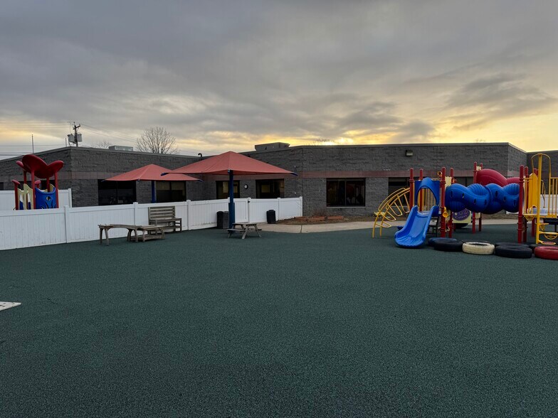 More Photos Of 2557 Us Highway 130, Cranbury Light Distribution For Lease