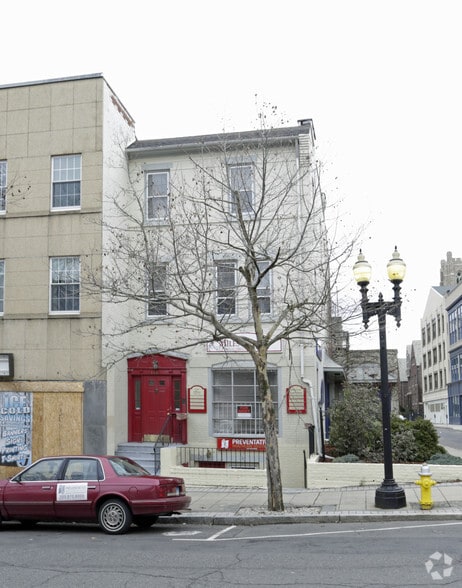 Primary Photo Of 1187 Broad St, Bridgeport Office For Lease