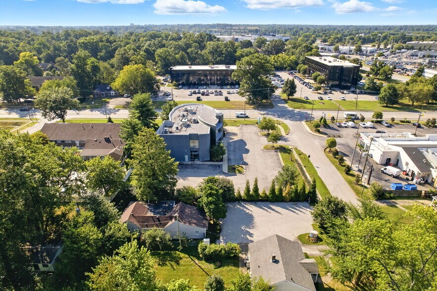 More Photos Of 409 Marquette Dr, Louisville Office For Sale