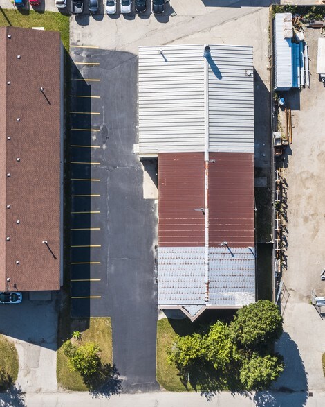 More Photos Of 15 Howard Pl, Kitchener Warehouse For Sale