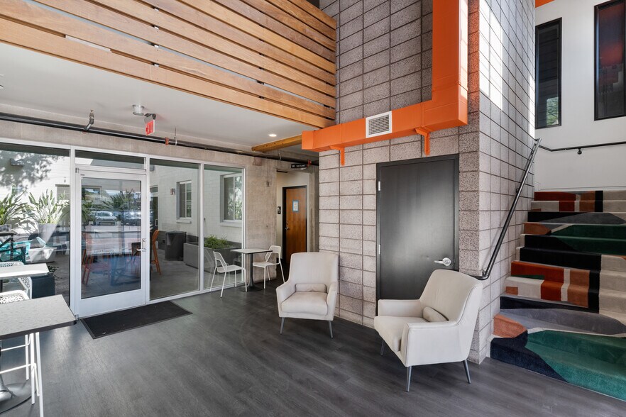 More Photos Of 124 S 6th St, Las Vegas Storefront Retail Office For Lease