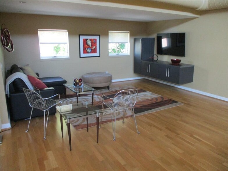 More Photos Of 19 Jay St, Rochester Freestanding For Sale
