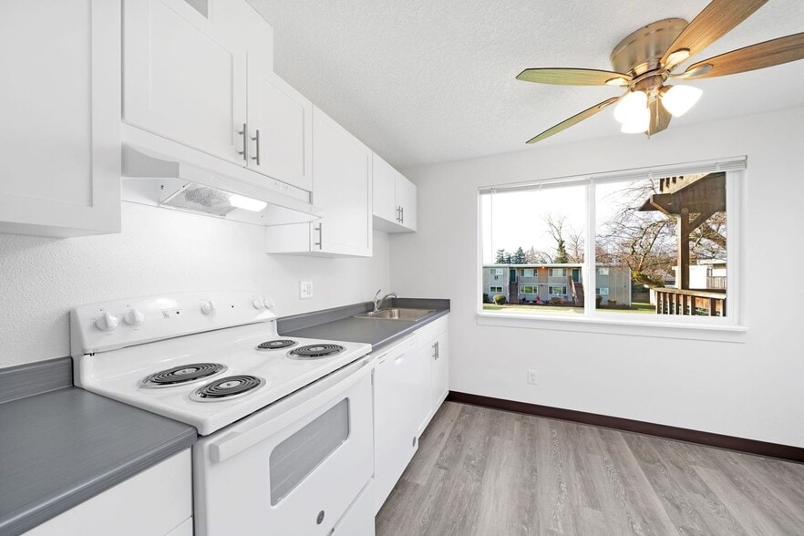 More Photos Of 13455 SE Oatfield Rd, Milwaukie Apartments For Sale