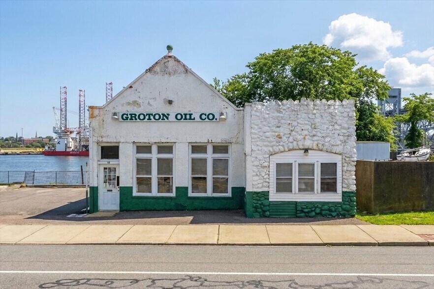 Primary Photo Of 53 Thames St, Groton Marina For Sale