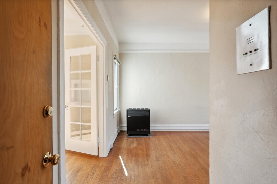 More Photos Of 309 63rd St, Oakland Apartments For Sale