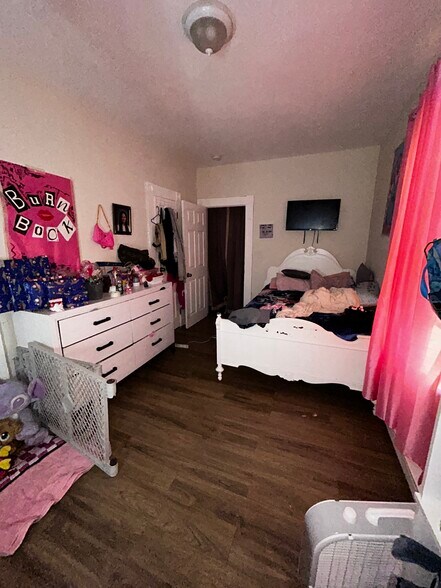 More Photos Of 193 Willow St, Waterbury Apartments For Sale