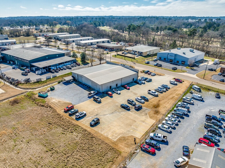 More Photos Of 1028-1030 Lagoon Business Loop, Montgomery Flex For Sale