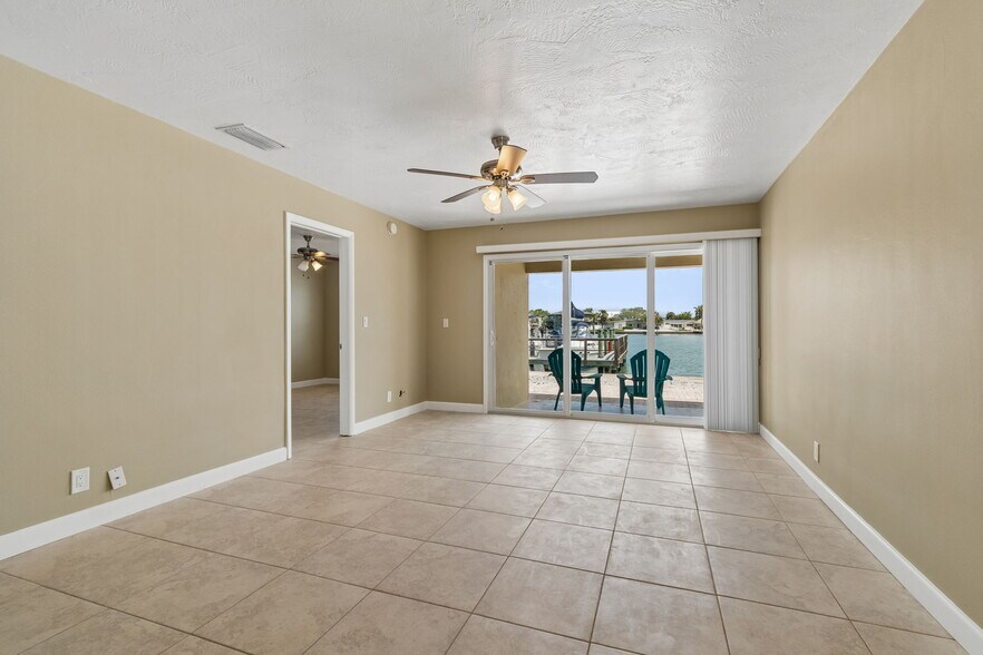 More Photos Of 2307 Bay Blvd, Indian Rocks Beach Apartments For Sale