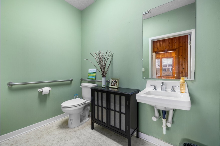 More Photos Of 77 Saragossa St, Saint Augustine Office For Sale