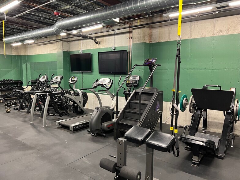 More Photos Of 25 Newton Pl, Hauppauge Loft Creative Space For Lease