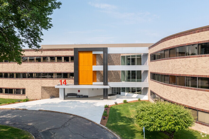 More Photos Of 14 Crosby Dr, Bedford Office For Lease