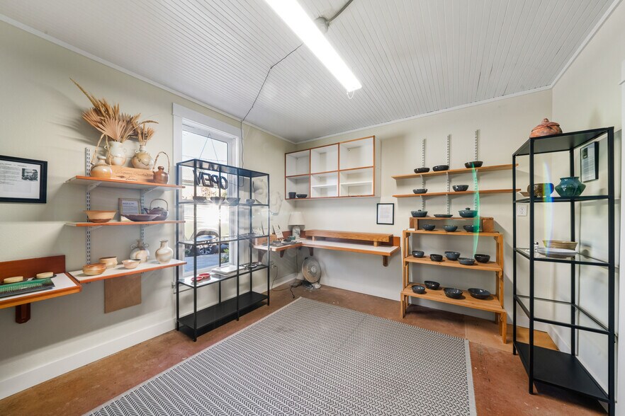 More Photos Of 12955 Highway 101 N, Nehalem General Retail For Sale