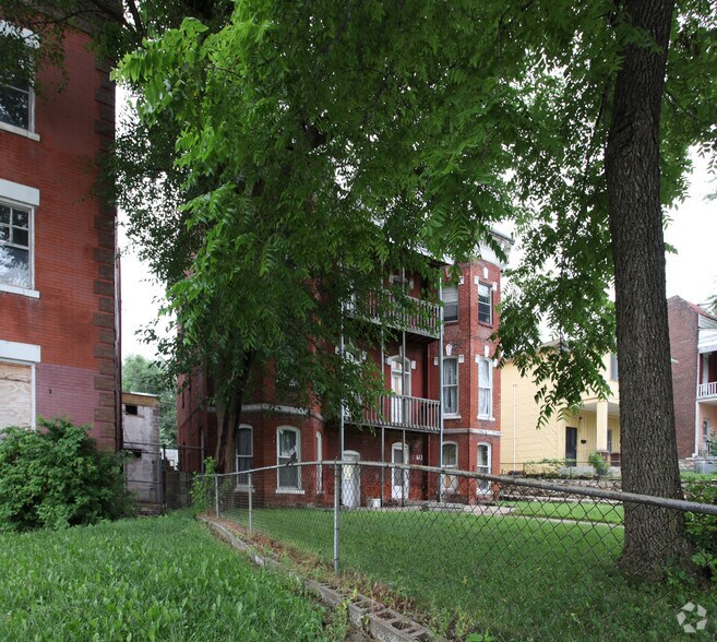 More Photos Of 611-613 Forest Ave, Kansas City Apartments For Sale