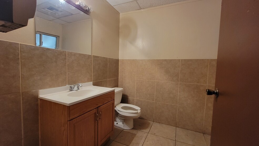 More Photos Of 5260 E Canada St, Tucson Manufacturing For Sale