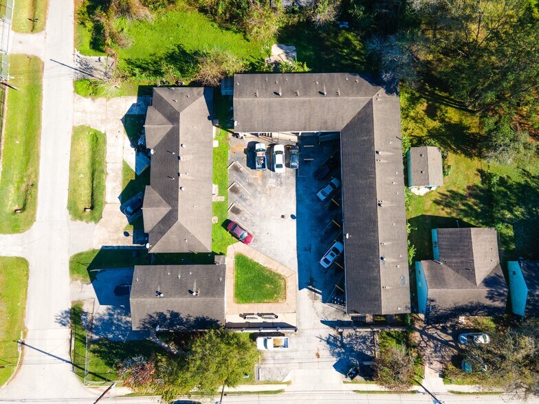 More Photos Of 9222 Lockwood Dr, Houston Apartments For Sale