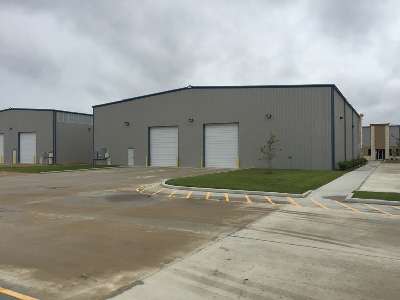 More Photos Of 8626 Fairbanks N Houston Rd, Houston Warehouse For Lease