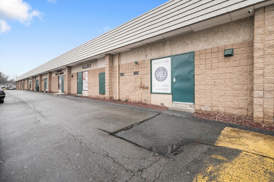 More Photos Of 1853-1877 Commerce St, Yorktown Heights Storefront For Lease