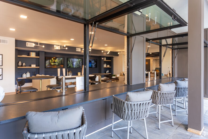 More Photos Of 930 W Mallard Creek Church Rd, Charlotte Apartments For Lease