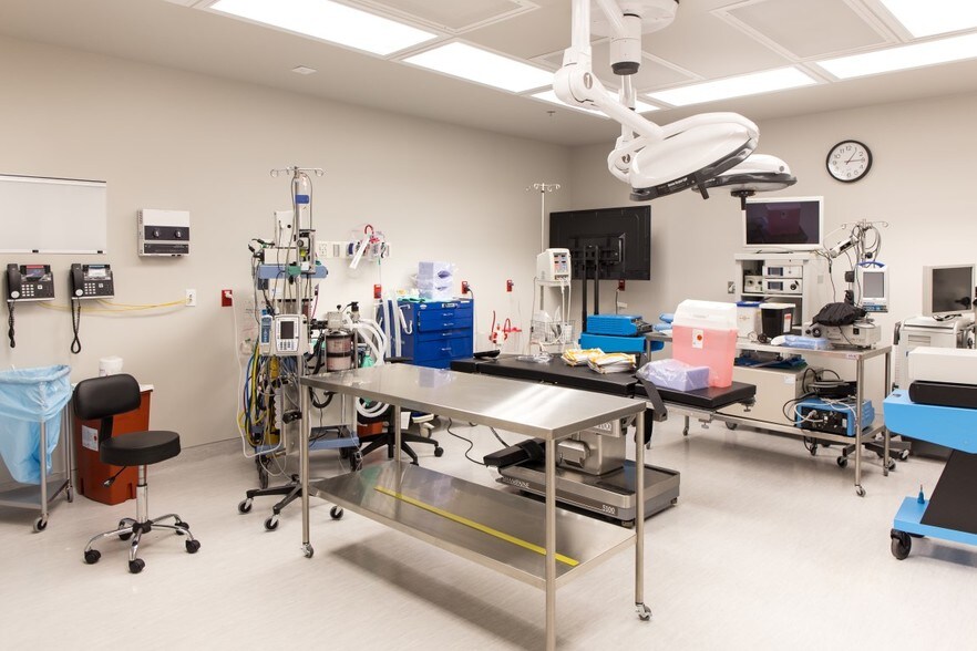 More Photos Of 11851 N 51st Ave, Glendale Medical For Lease