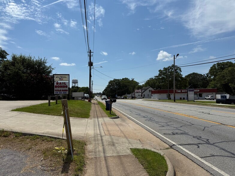 More Photos Of 141 May St, Winder Freestanding For Lease