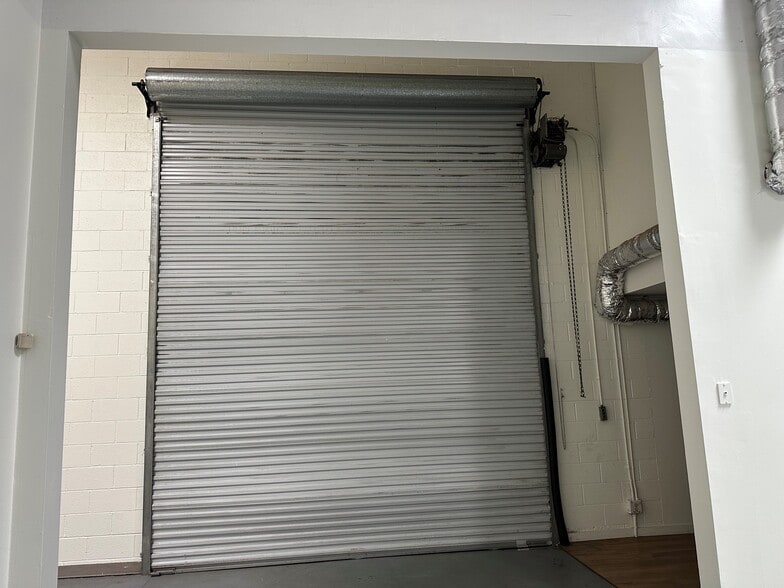 More Photos Of 11435 Chandler Blvd, North Hollywood Research And Development For Sale
