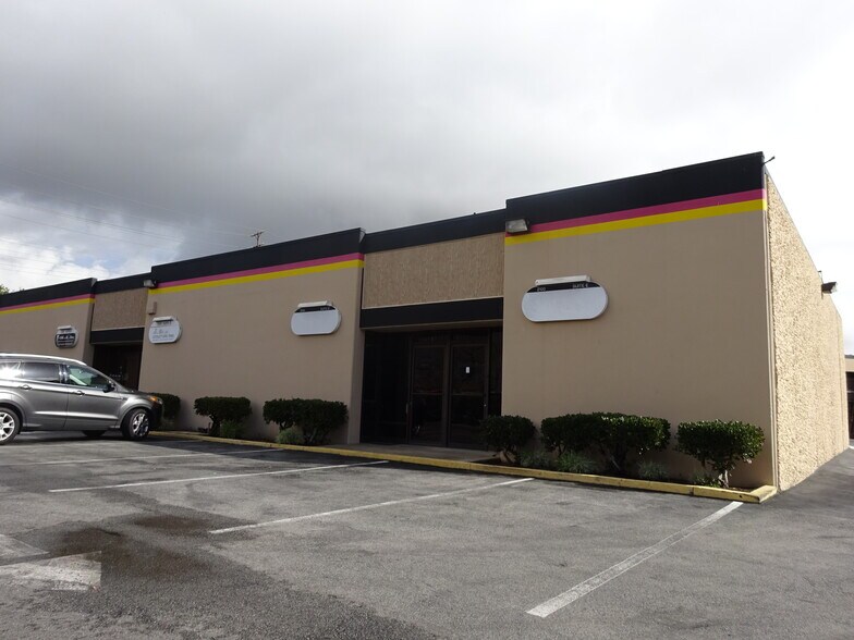 More Photos Of 2100 E McFadden Ave, Santa Ana Warehouse For Lease