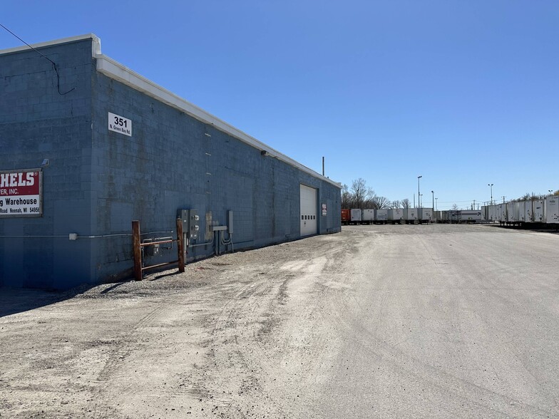 More Photos Of 351 N Green Bay Rd, Neenah Warehouse For Sale