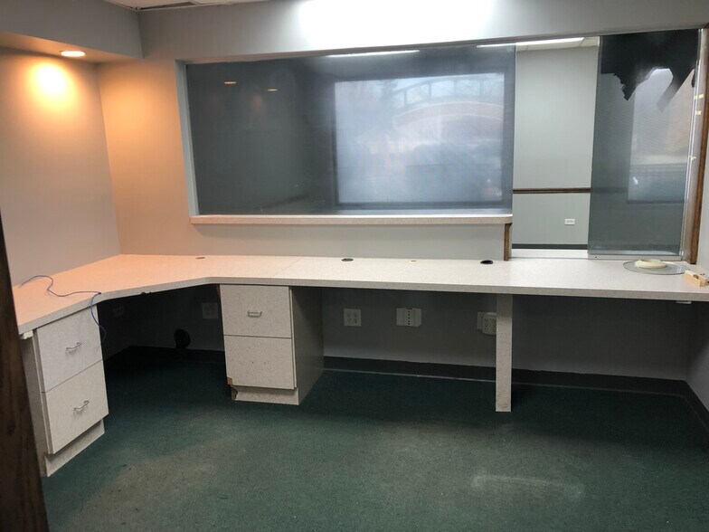 More Photos Of 808 N Broadway Ave, Melrose Park Medical For Lease