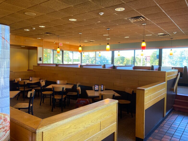 More Photos Of 109 Main St, North Reading Restaurant For Lease