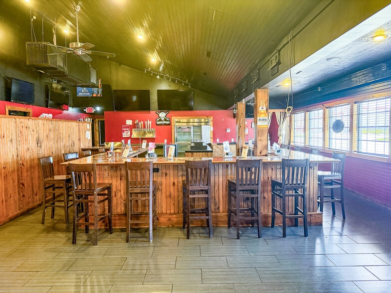 More Photos Of 1100 S 48th Pl, Springdale Restaurant For Lease