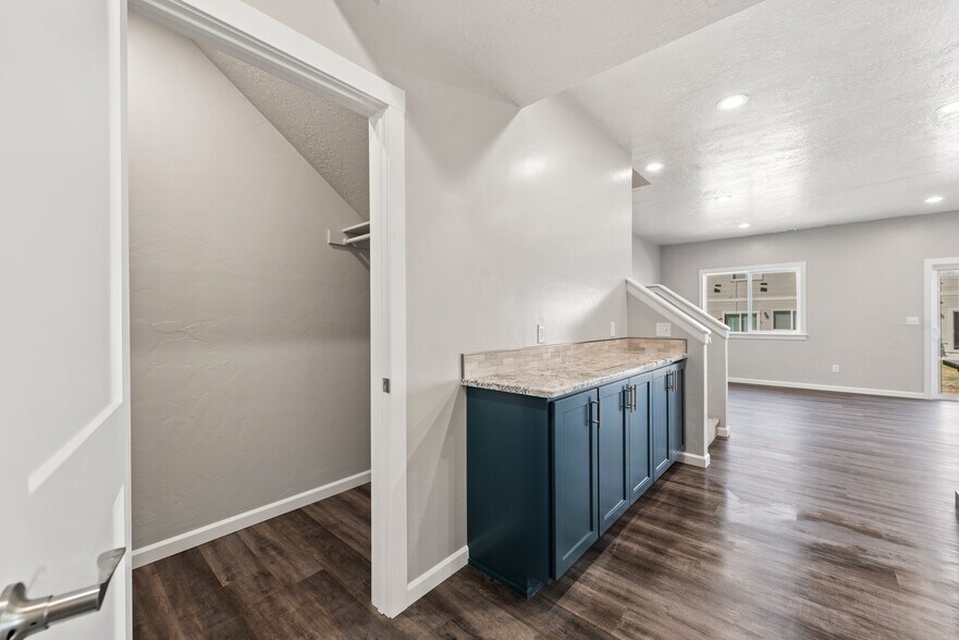 More Photos Of 560 Park Springs Ave, Baker City Apartments For Sale