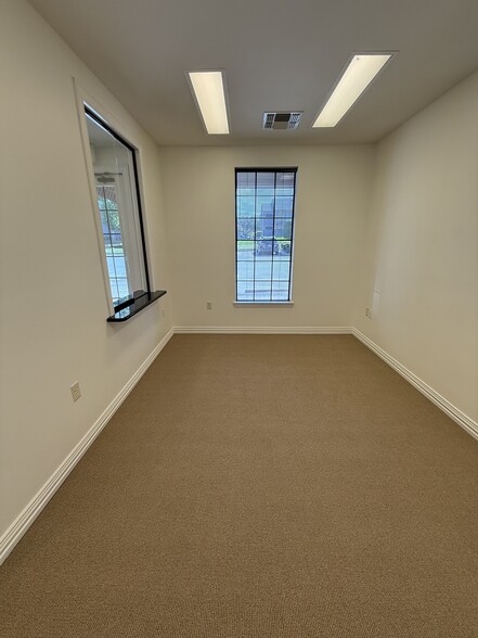More Photos Of 455 Rice Rd, Tyler Office For Lease