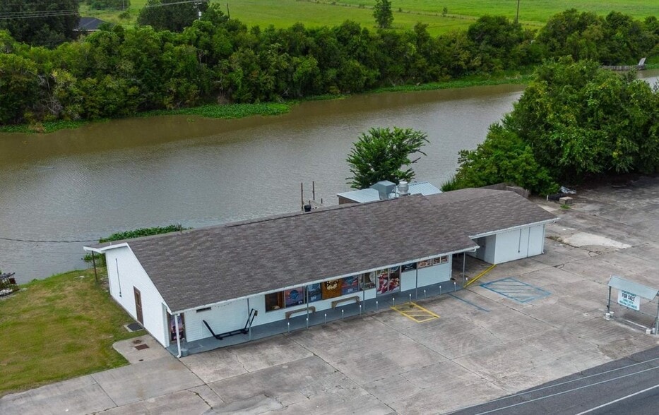 Primary Photo Of 8320 Highway 308, Lockport General Retail For Sale