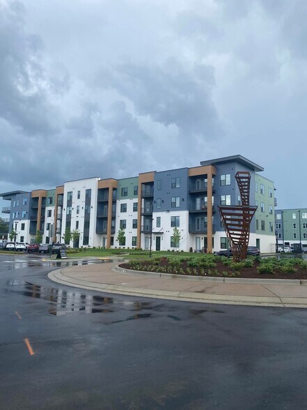 More Photos Of 6896 US Highway 70, Bartlett Restaurant For Lease