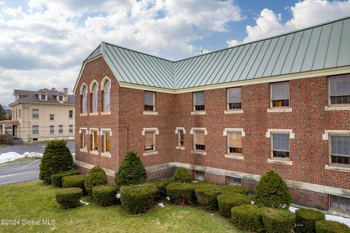 More Photos Of 24 Pine St, Amsterdam Religious Facility For Sale