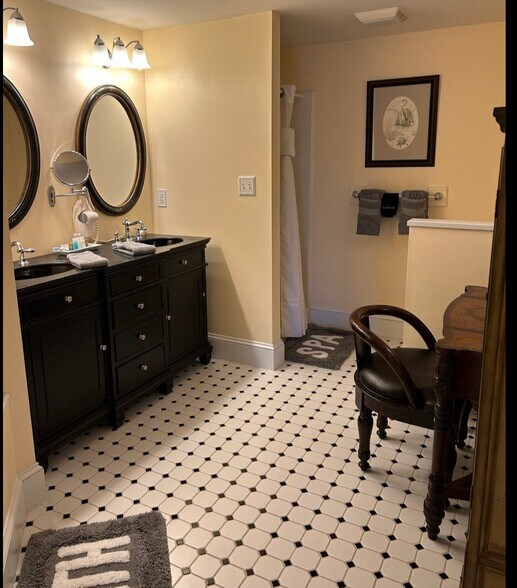 More Photos Of 34 E Church St, Kilmarnock Hotel For Sale