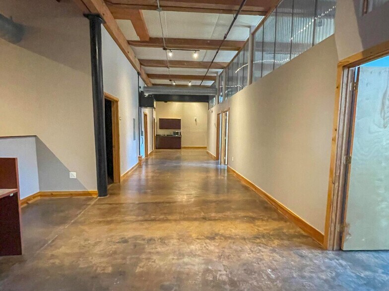 More Photos Of 600 N Hartley St, York Office Residential For Sale