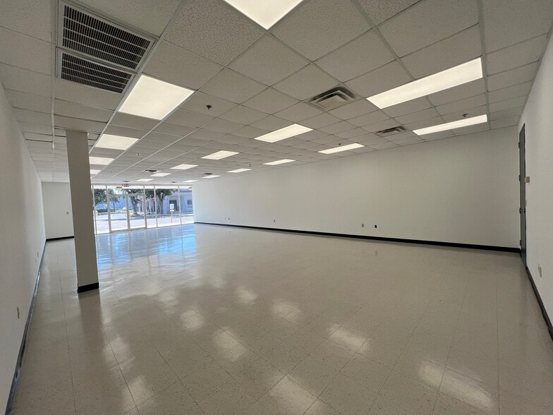 More Photos Of 1800 S Main St, McAllen Unknown For Lease